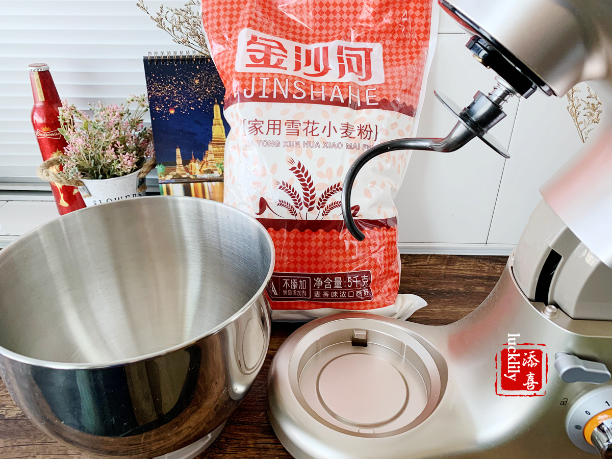 【添喜的厨房】美食战疫——杭州妈妈玩面粉,包饺子花样越来越多了 【添喜的厨房】美食战疫——杭州妈妈玩面粉,包饺子花样越来越多了
