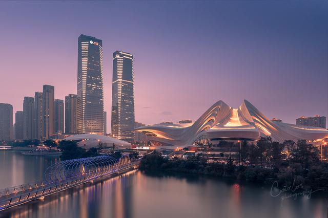 同为长江中游中心城市长沙和南昌谁发展较好未来更具有潜力