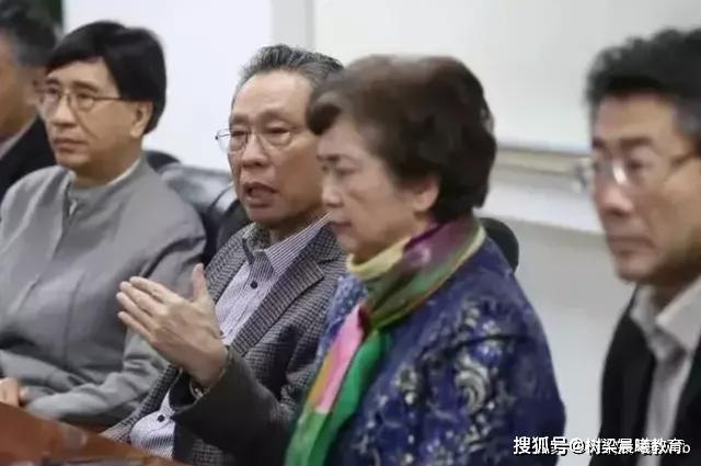 钟南山和李兰娟成为全民偶像，今年高考会不会引发报考医学院热？