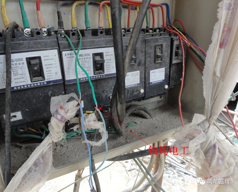 施工现场临时用电39种习惯性违章行为,条条戳中要害!