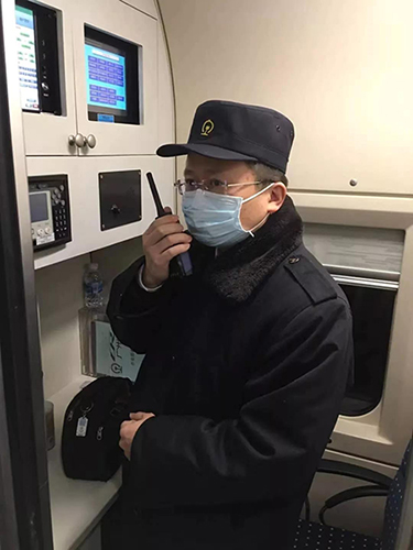 广州动车段王旭:我就是高铁线上的'空降兵'