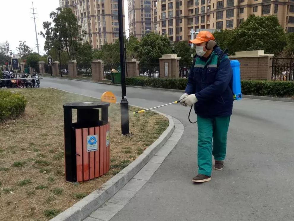 蚌埠封控79个小区，恒大小区集体大合唱！守住防线，这些物业人在奋斗！_消毒