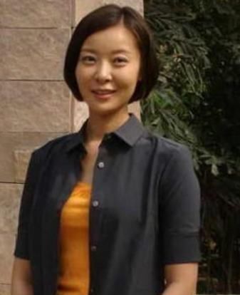 曾和死神掰过腕，当红时弃主持身份“裸”辞拍