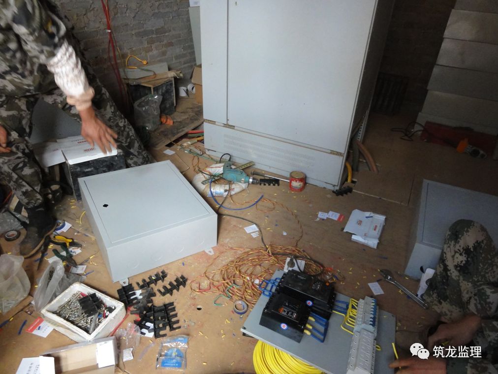 施工现场临时用电39种习惯性违章行为,条条戳中要害!