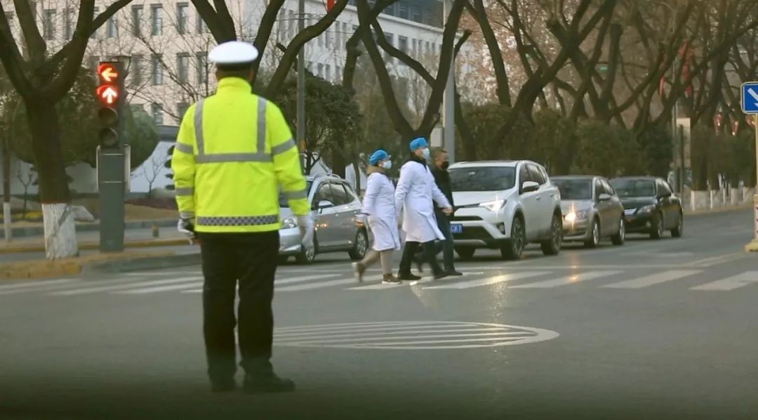 用视频记录疫情下的空城西安