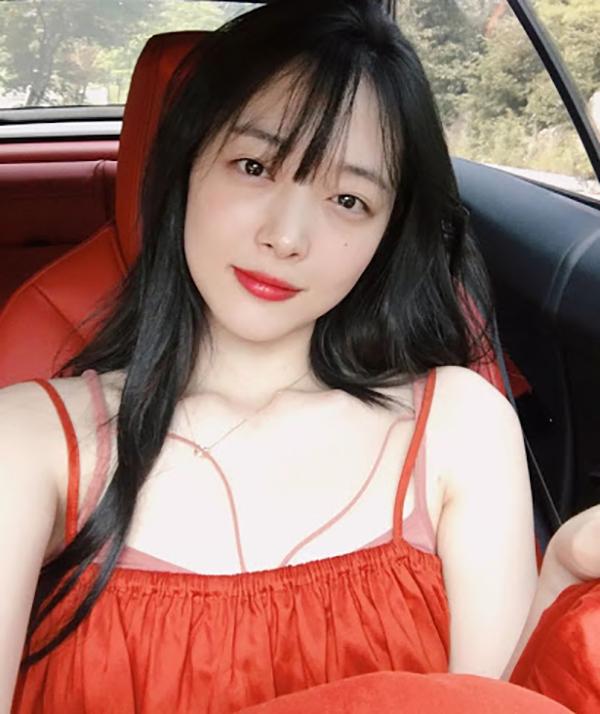 大s与吴莉莉巧合太多崔雪莉撞脸婉容明星们也有世令我