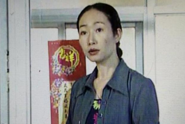 护士出身做演员，丈夫去世11年未再嫁，独自抚养