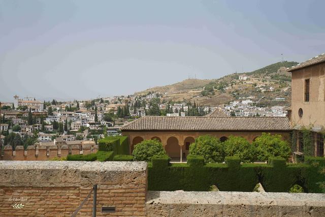 西班牙的红色故宫,被誉为世界奇迹,还是世界文