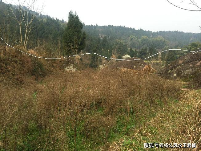 原创风水宝地太师椅形双峰迎主风水大师王君植四川成都看风水寻龙实拍