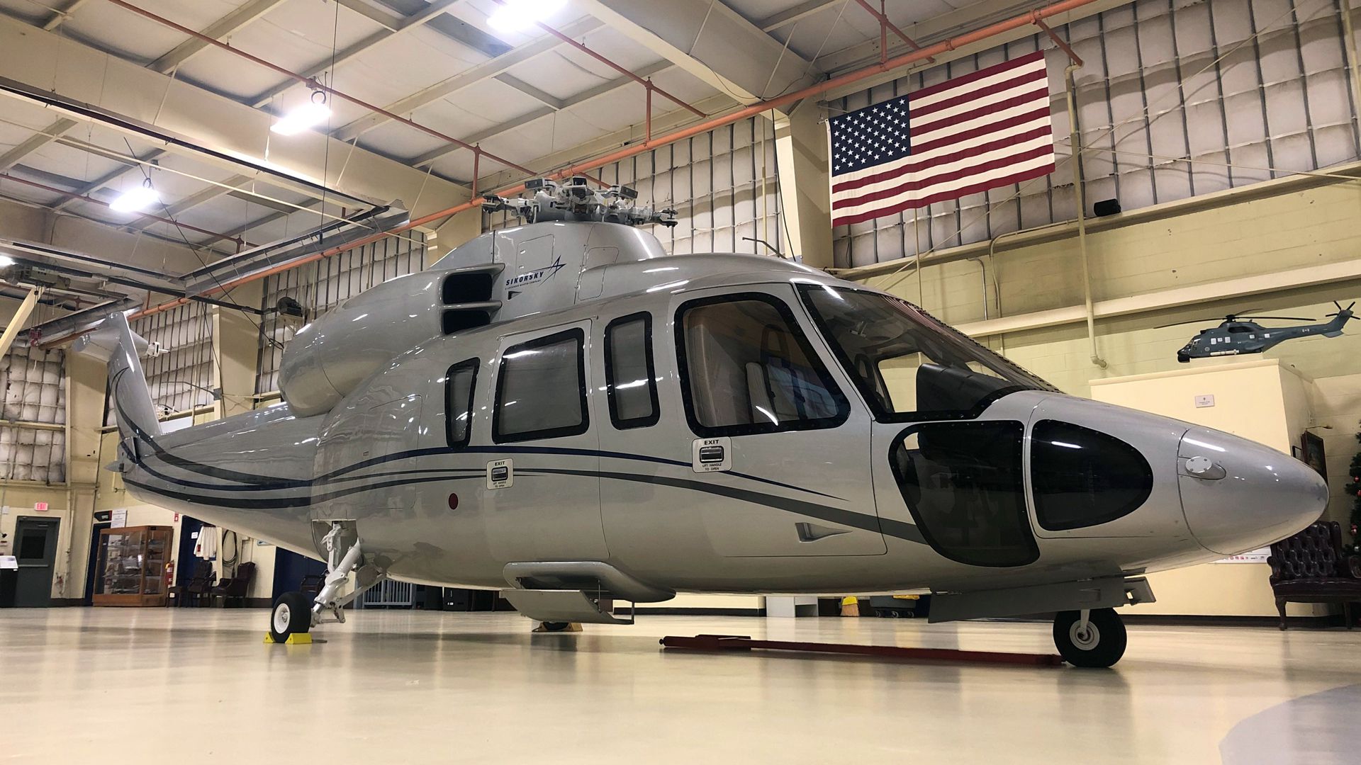 原创 s-76,西科斯基打造的第一架纯商用直升机,到底可靠吗?