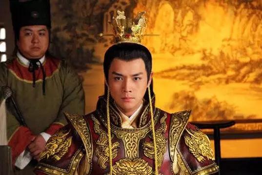 皇帝|秀才写了一句反诗，太守把他押送到京城，皇帝：松绑，赐官