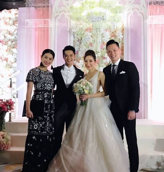 原创结婚4年杨怡终成人母圈内好友齐祝福可网友却质疑一人蹭流量
