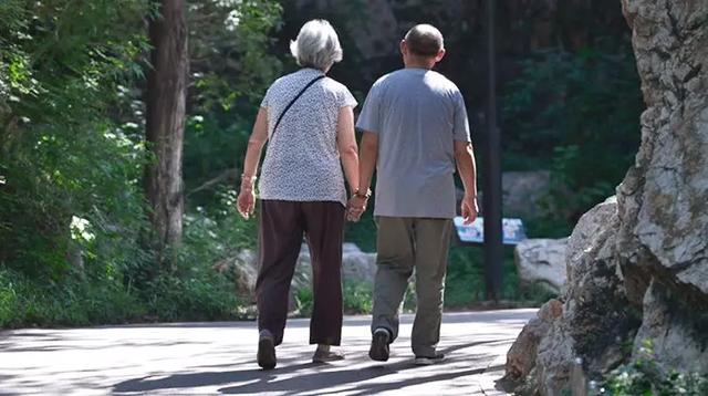 情人节：疫情结束后，余生好好爱