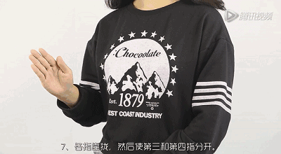 『六一艺术团』宅在家的正确姿势：天才琴童手指操GIF，陪孩子玩出学琴的快乐！