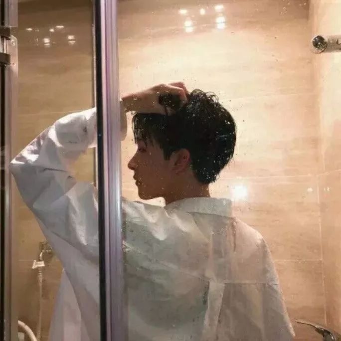 男生头像 | 酒杯太浅敬不了来日方长 巷子太短走不到白发苍苍
