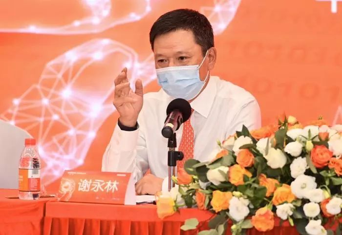 首家银行年报来了！高管戴口罩亮相发布：六大