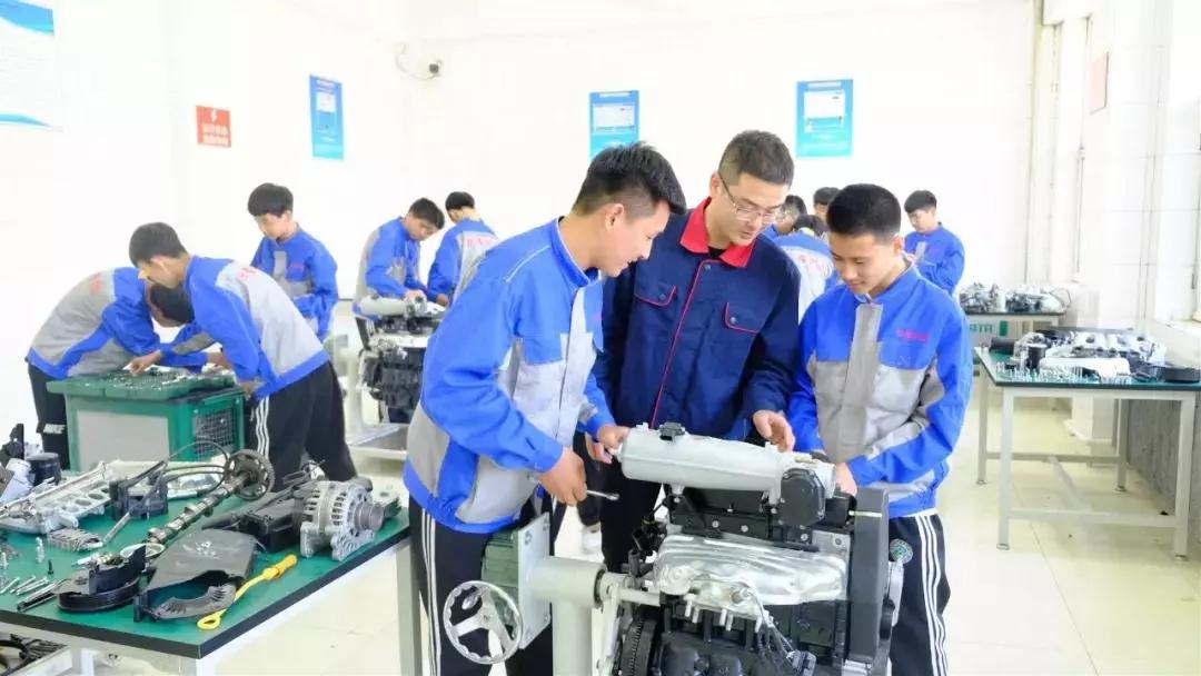 长沙科技工程学校汽车运用与维修专业学一技之长创一片蓝天