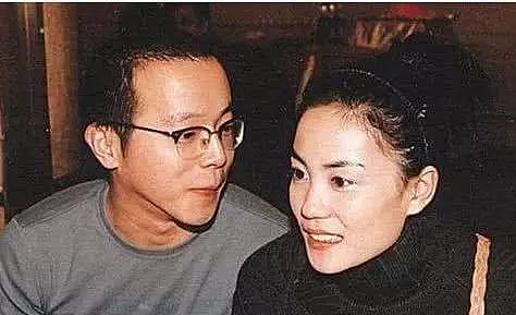她出道20年零绯闻，陈道明吴秀波都对她痴迷，却嫁给王菲的初恋 （组图） - 9