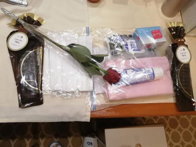 无线艺人70岁父母被困日本邮轮，三餐饮食曝光，