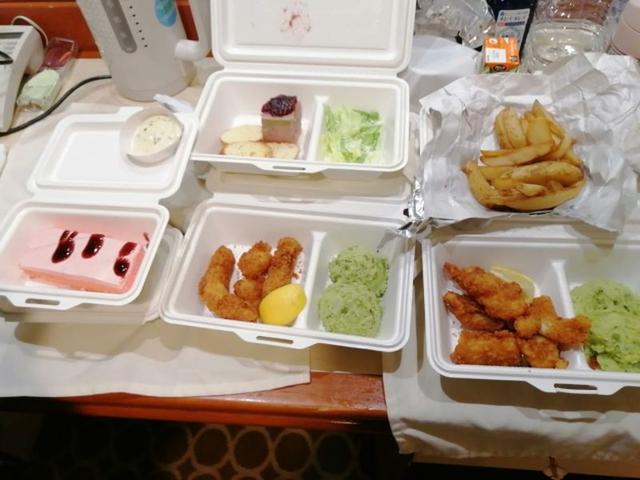 无线艺人70岁父母被困日本邮轮，三餐饮食曝光，