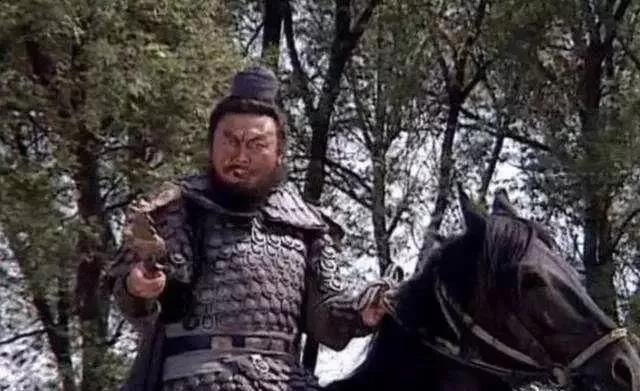 虎豹骑|张飞当阳桥大喊三声谁敢应战，许褚刚要出战却被张辽拉住，为什么