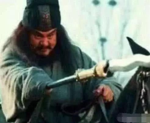 虎豹骑|张飞当阳桥大喊三声谁敢应战，许褚刚要出战却被张辽拉住，为什么