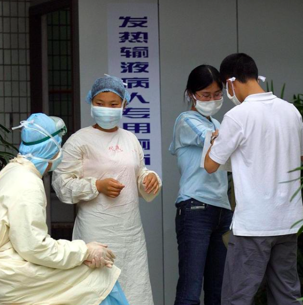流动人口管理员轻松吗_流动人口管理员帽徽(2)