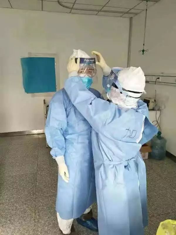 独家直击!镜头记录抗疫一线"离危险最近的人",每一张照片都能上热搜
