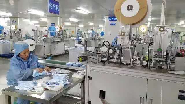 诈骗国难财的明星，捐空家底的贫困老人