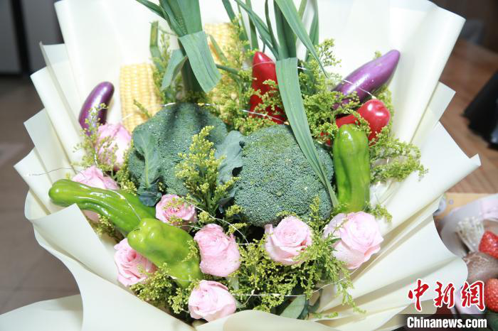 没有鲜花的情人节:"菜花"热销 爱心助农