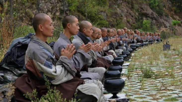 大悲寺的行脚历程已有着25年之久,僧人的毅力也让人们由衷的从心底里