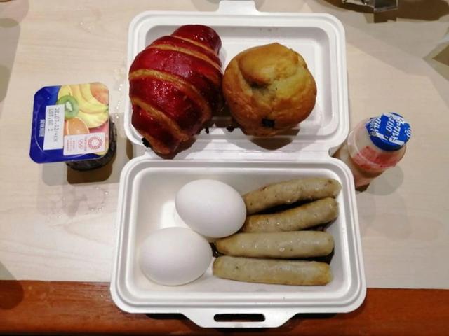 无线艺人70岁父母被困日本邮轮，三餐饮食曝光，