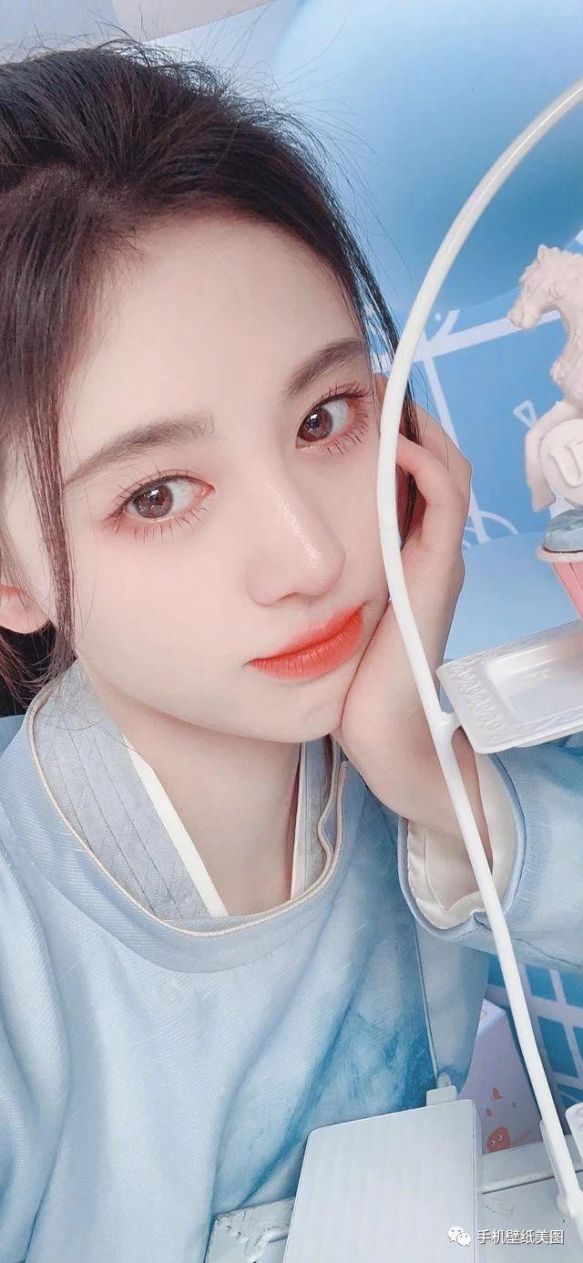 2020最火女生壁纸全屏,2020最火壁纸女生 抖音最近比较火的壁纸,2020好看的抖音壁纸