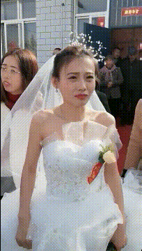 爆笑GIF图片：最美新娘，就是这个天气有点冻人啊_中国