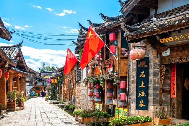 原创跟着照片去旅行，实拍云南最小众的古镇，风景令人心驰神往！