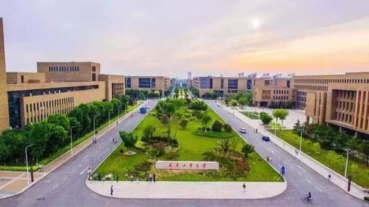 【长春光华学院是疫情高风险吗】长春大学什么时候开学