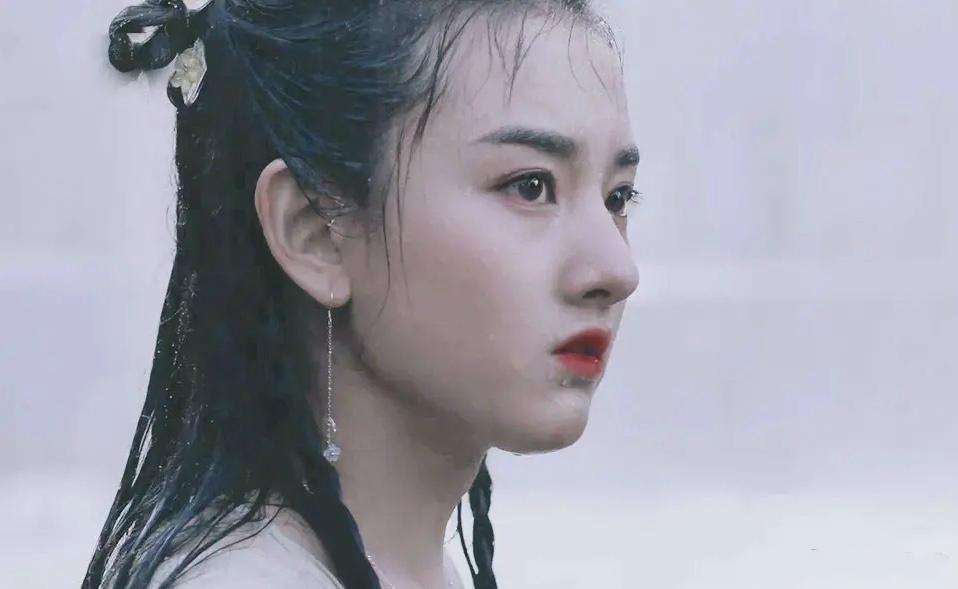 女星比美全靠鼻子?董洁太优越,热巴嫌弃自己,