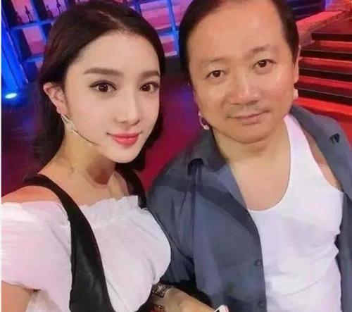 《乡村爱情》中谢广坤扮演者唐鉴军,生活中是个啥样的