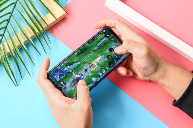 宅在家怎样打发无聊时间？用iQOO Neo 855竞速版玩游戏就够了