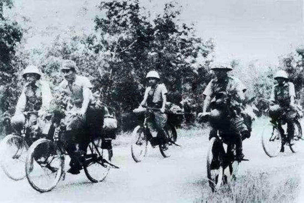 7万日军骑着自行车打垮14万英军：1942年2月15日新加坡英军投降