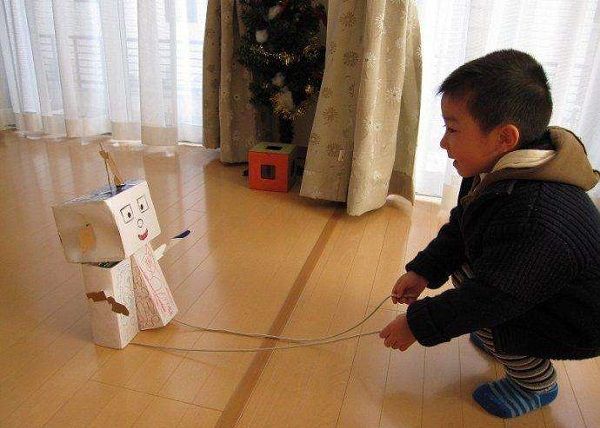原创学校“停课不停学”，家长却犯了难，集体发声：求放过幼儿园！