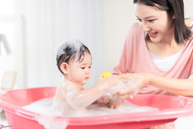 『小孩子』隐秘处护理要注意，红屁股瘙痒多半出于这里家里有了宝宝