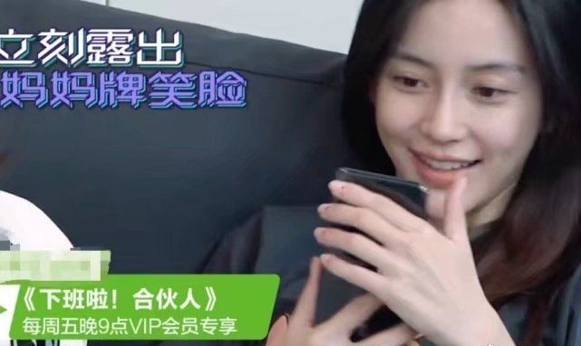 Baby素颜和儿子视频，镜头距离脸只有3厘米，这状