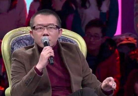 低调主持人，梁田用高情商缓解何炅情绪，还有