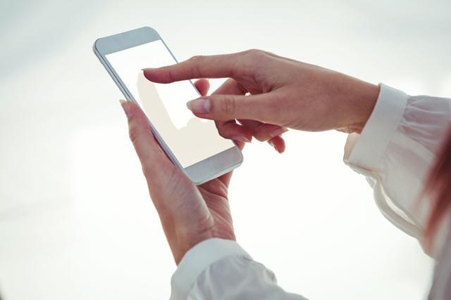 如何正确地给手机消毒？