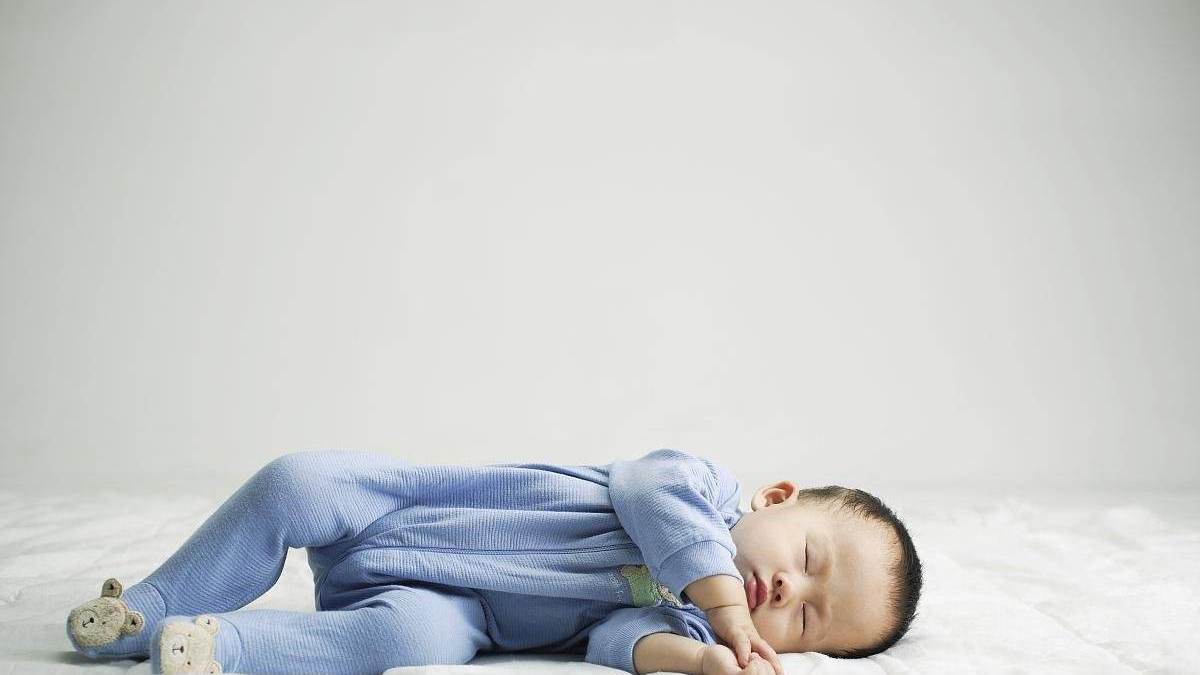 7个月大的宝宝窒息而亡，别让孩子经常这样睡觉，否则后果严重