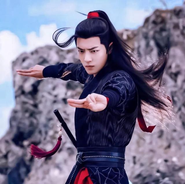 肖战饰演的魏无羡,侠肝义胆,古灵精怪,那一双眼睛不知迷倒多少人.