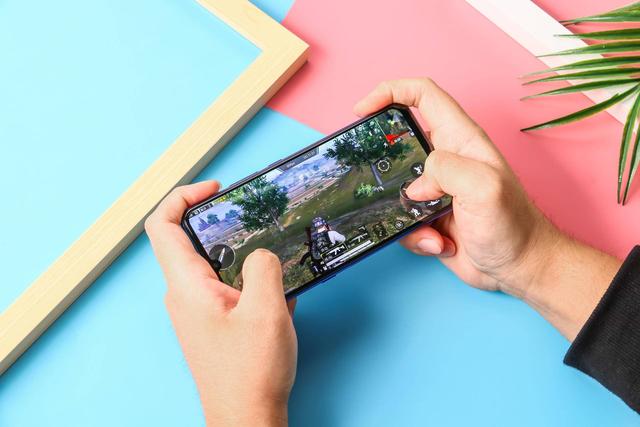 宅在家怎样打发无聊时间？用iQOO Neo 855竞速版玩游戏就够了