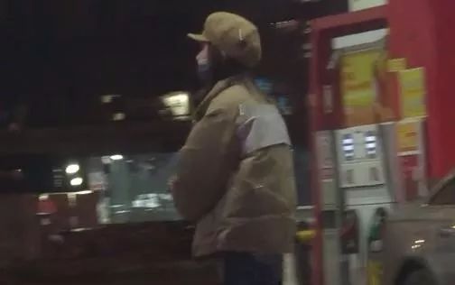 张亮离婚不分居？与妻子寇静同回别墅，为浙江