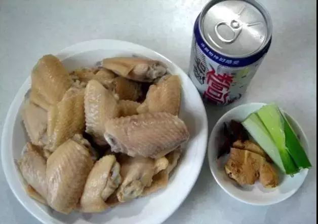 搜索美食教程可乐鸡翅 b70fe33367944df7a117c21f6f2a93ea.jpeg